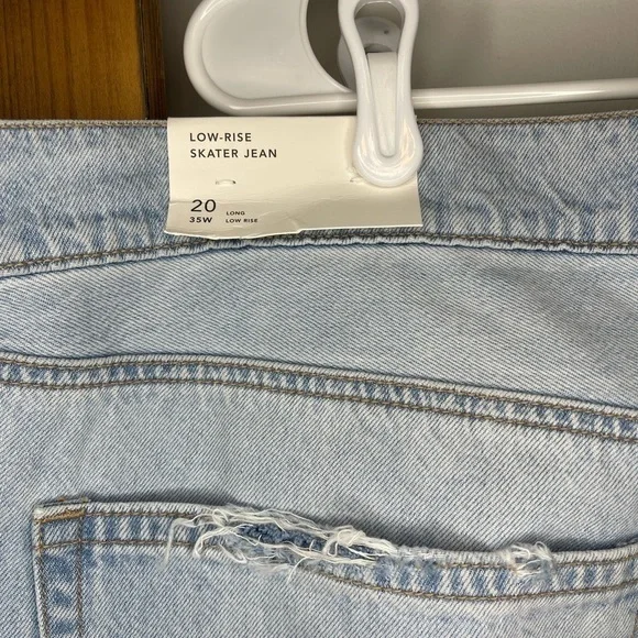 NWT Womens American eagle distressed jeans - Picture 6 of 8